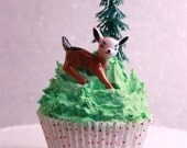 Vintage Winter Scene Fake Cupcake Table Ormanent