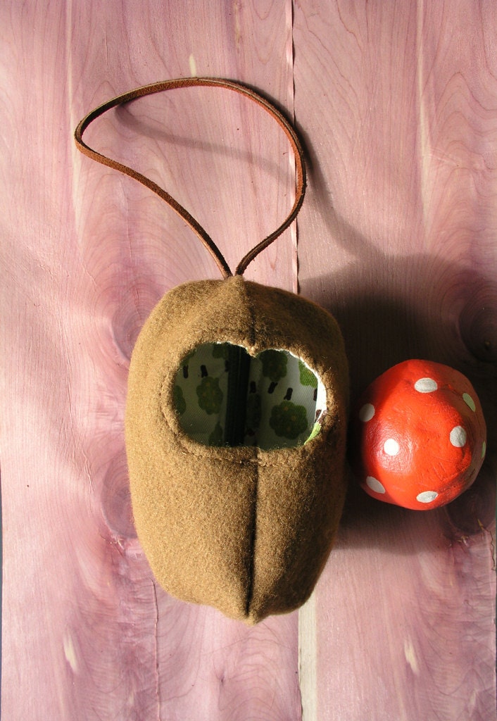 Timmie Cocoon Carrying Case / Display -Yellow Ochre