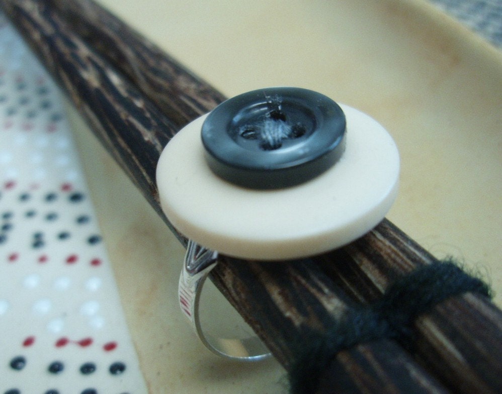 Oh Button Up - Button Ring - Adjustable Size