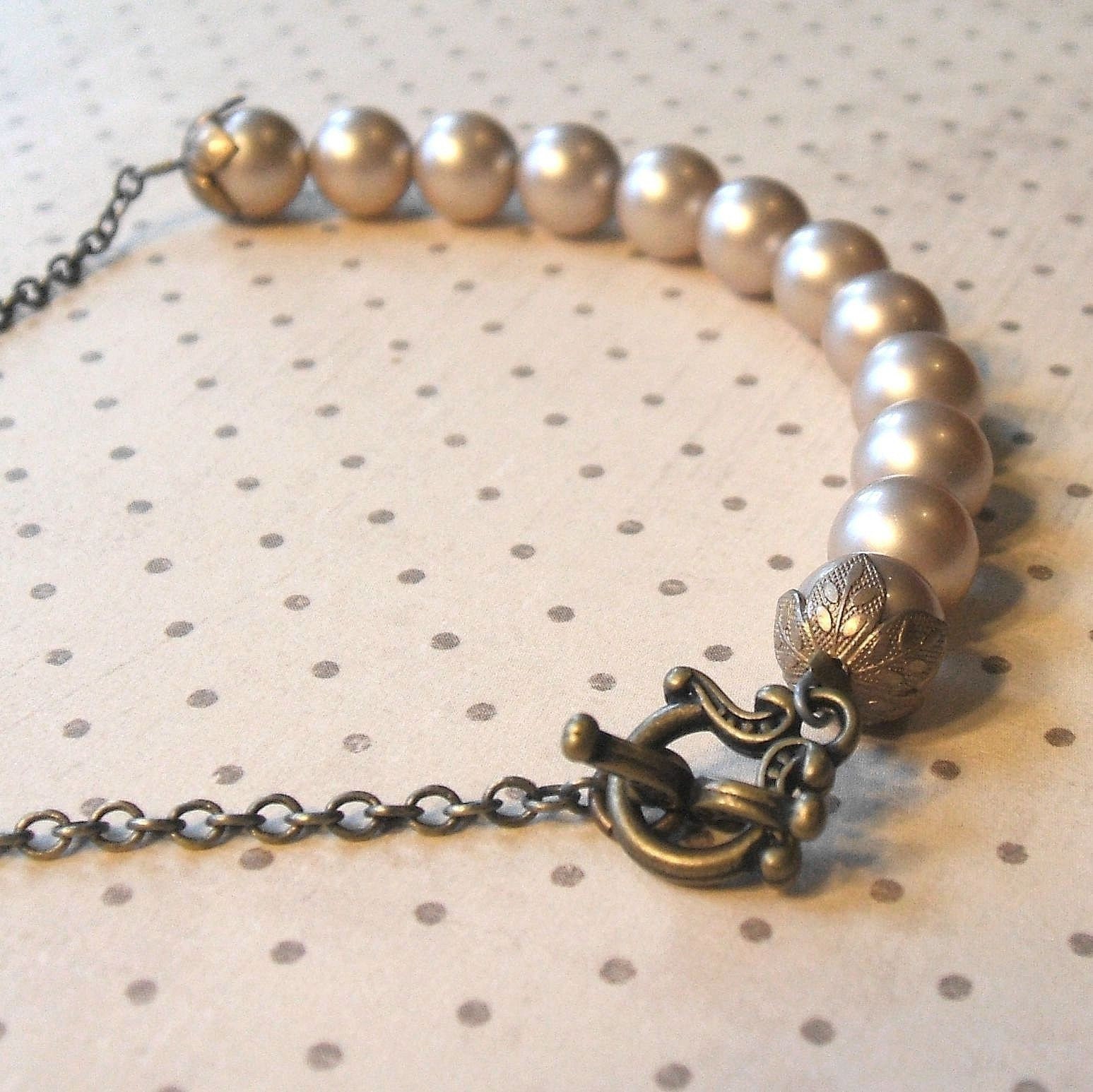 Pearl Necklace : Powder Almond