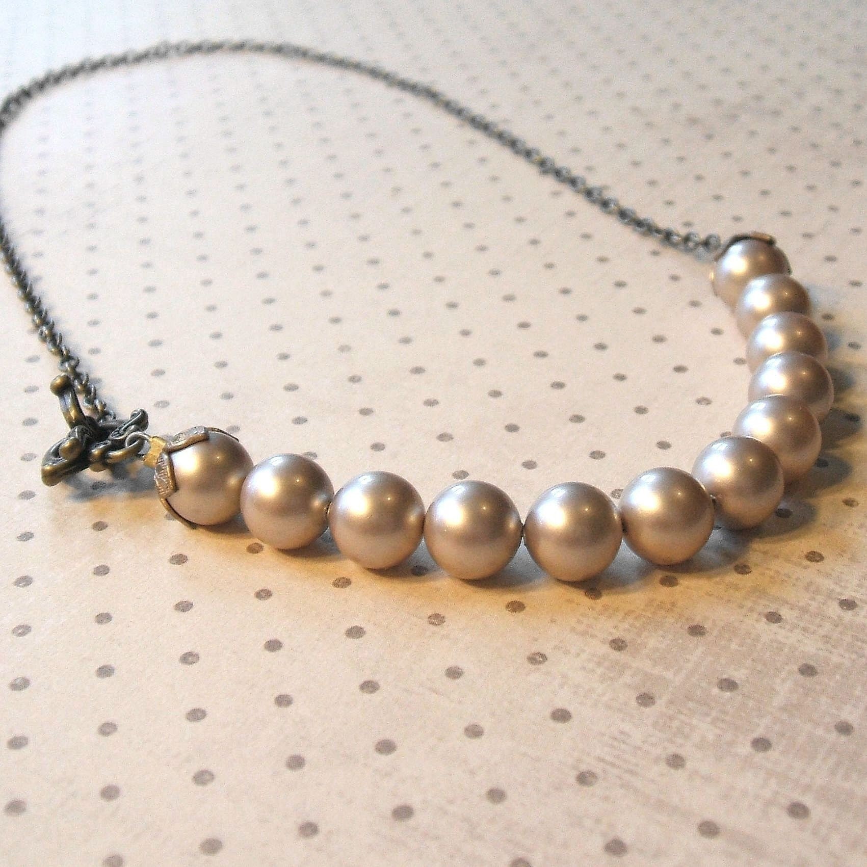 Pearl Necklace : Powder Almond