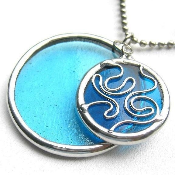 Tangle Round II - stained glass pendant (391)