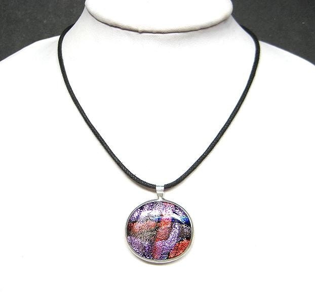 Dichroic fused glass pendant (fg191)