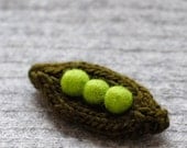Three Peas Pin - Baby Gift - Mom - Vegetable Brooch