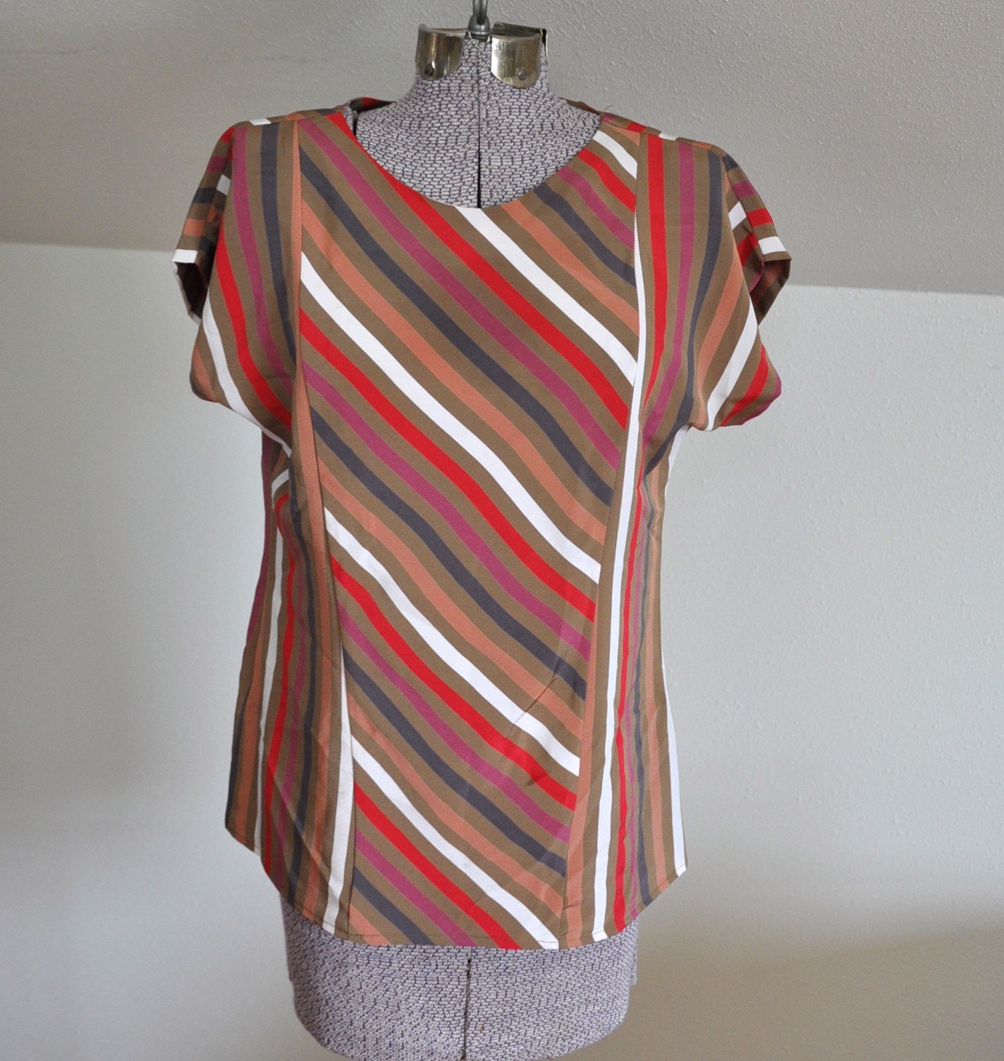 STRIPES ARE NICE / Retro Striped Summer Shirt / M