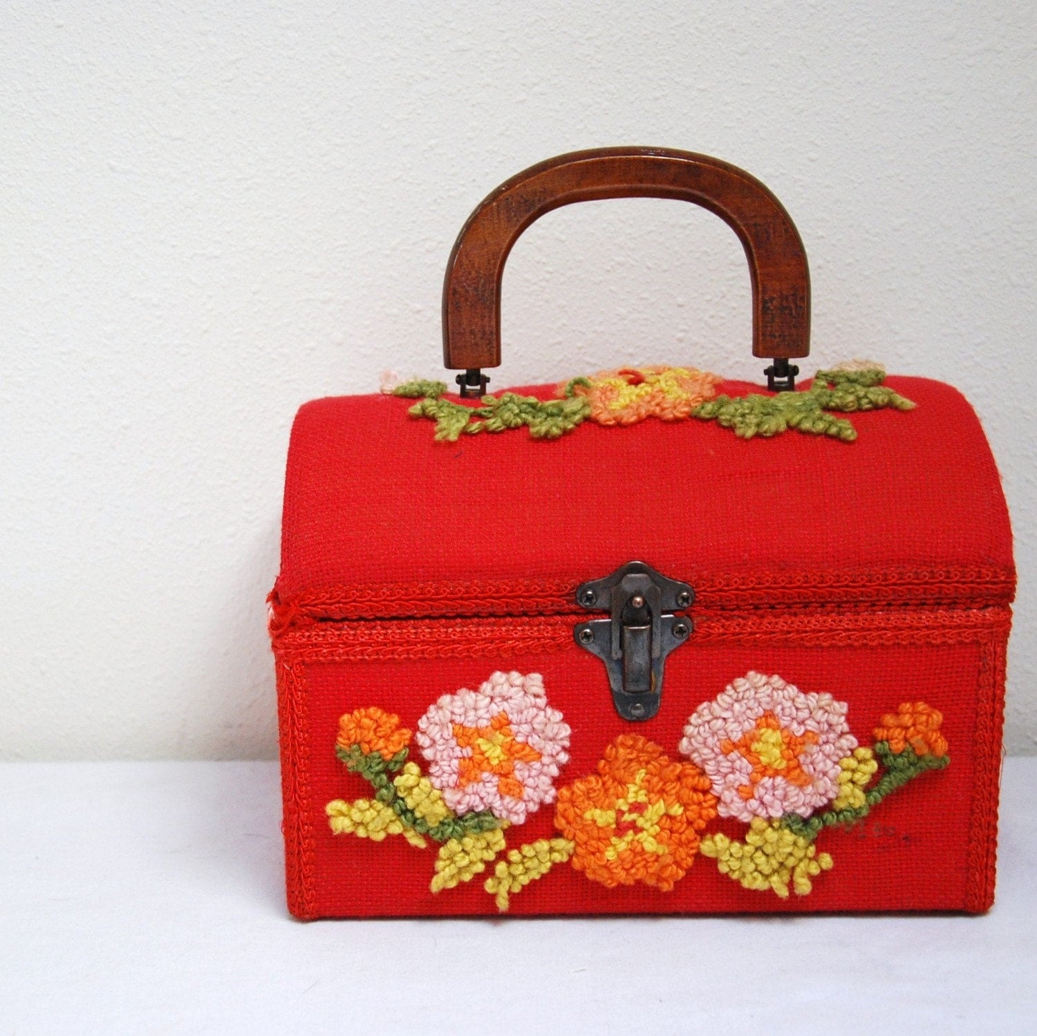 VINTAGE SEWING BOX / Red Embroidered Notions by AtomicFoxVintage