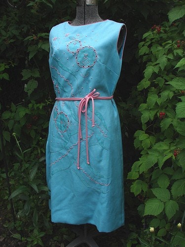 SALE francie's favorite embroidered wiggle dress vintage L 