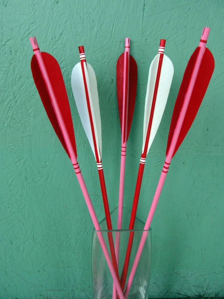Valentine's Day Decor Arrows Red, Pink and White Love Set
