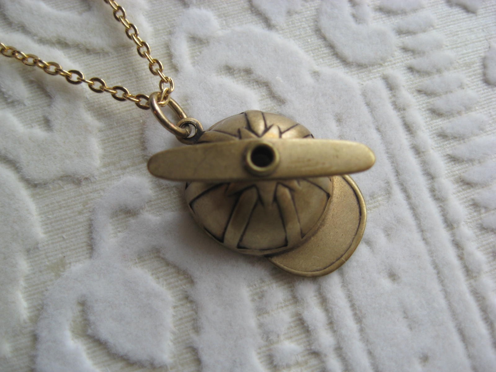 Propeller Hat Necklace