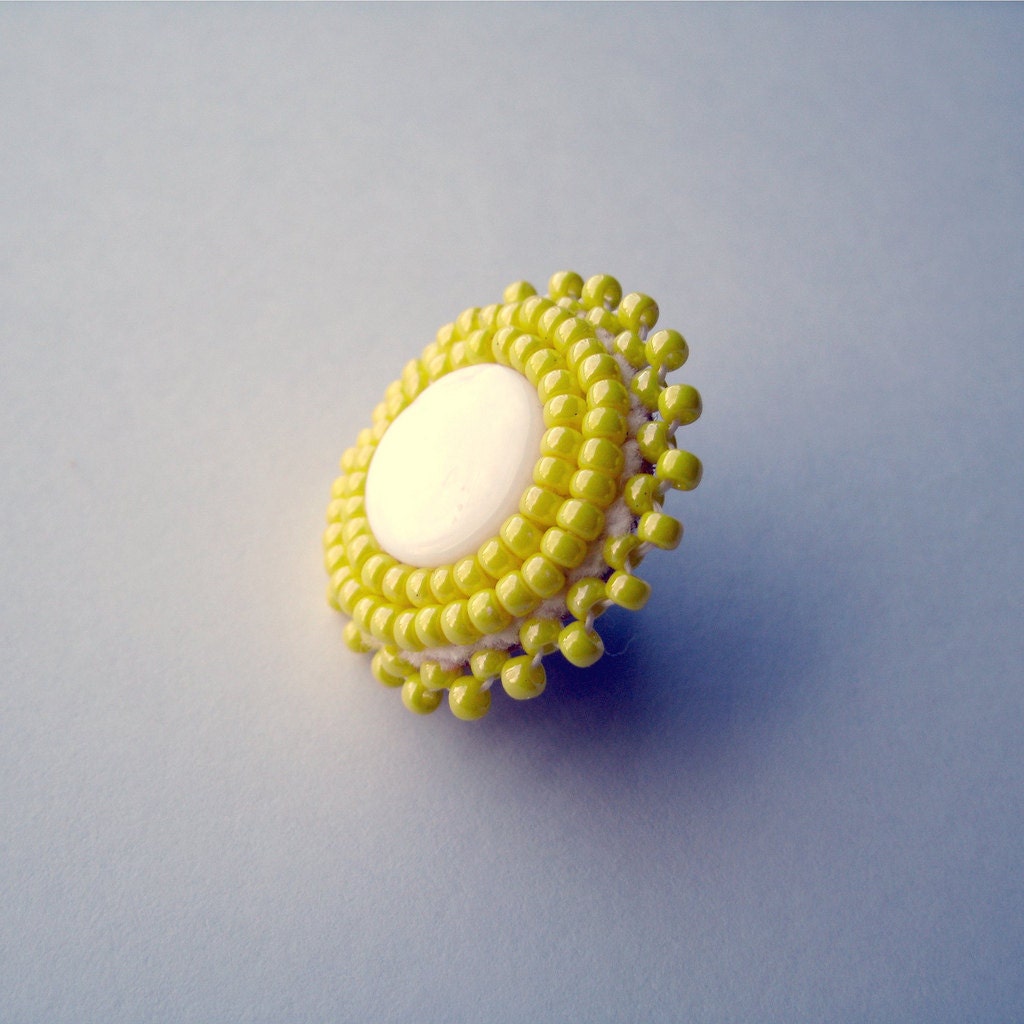 Beaded Shell Tie Tack For Men Yellow & White