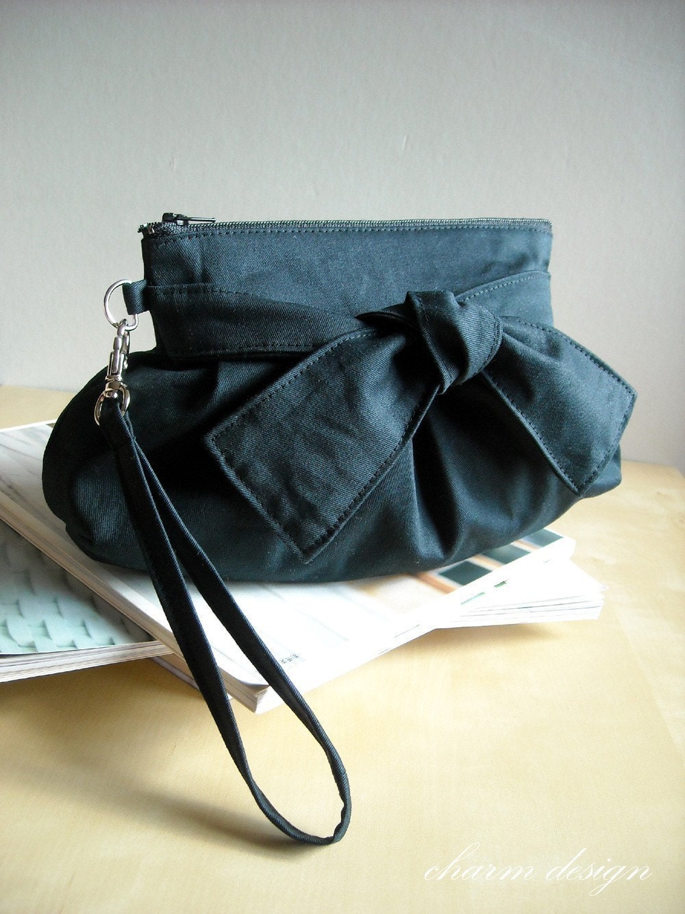 Black - Zipper Pouch with Clip (New style)