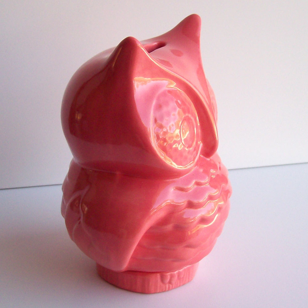 Ceramic Owl Bank Vintage Design in Pink