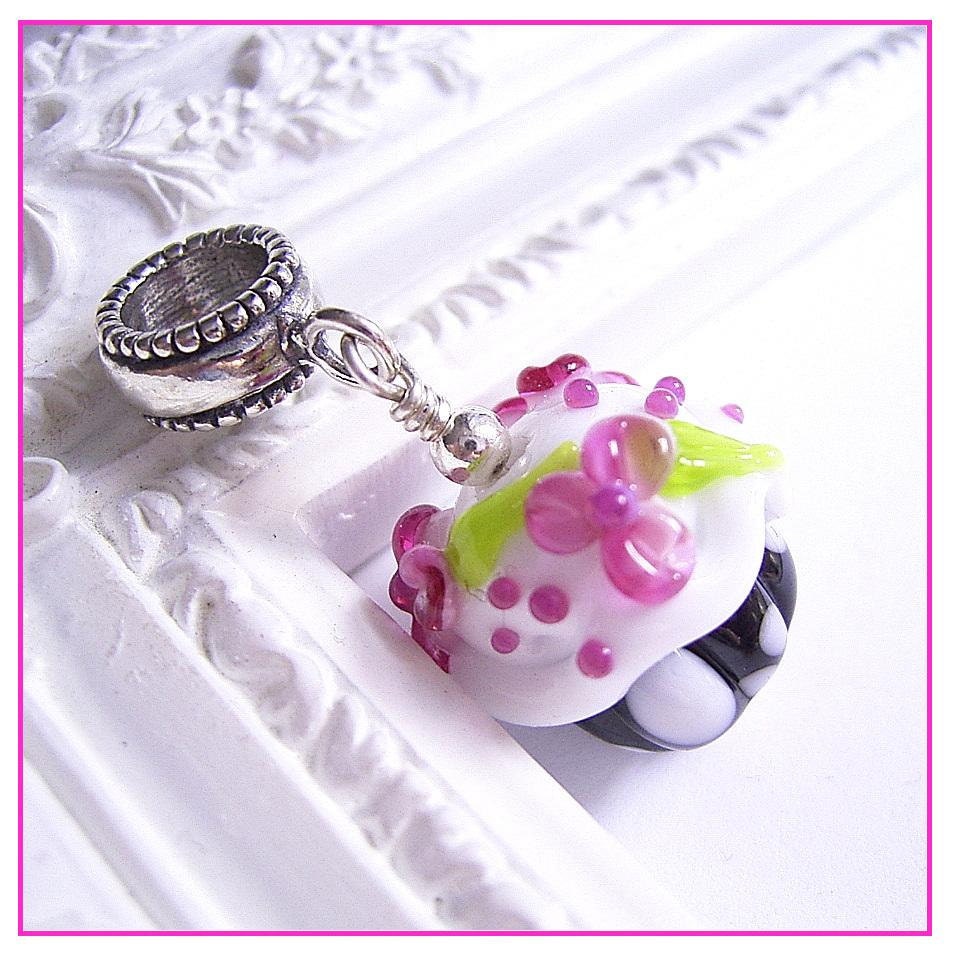 Pandora Charm Cupcake