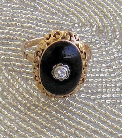 Antique Gold Ring with Onyx and Diamond