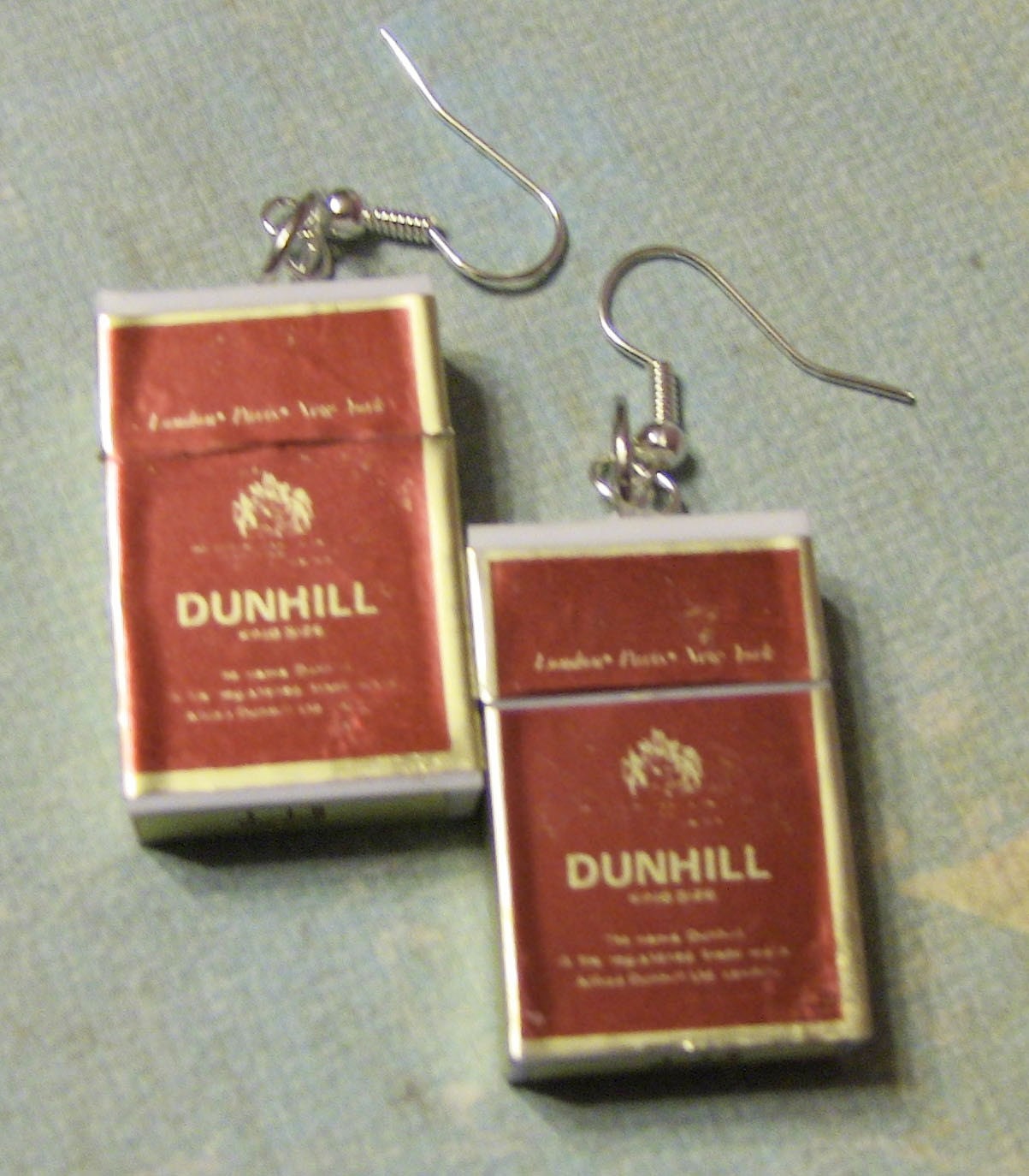 DUNHILL RED CIGARETTES