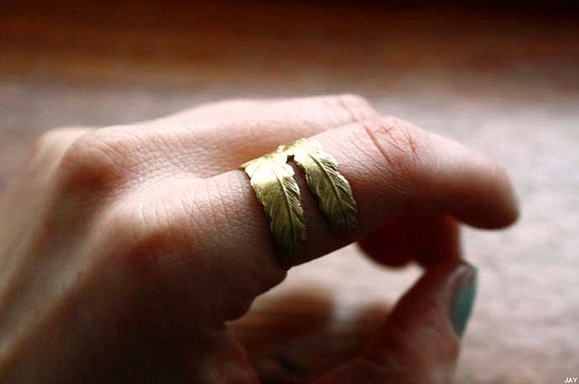 bird claw - adjustable brass ring