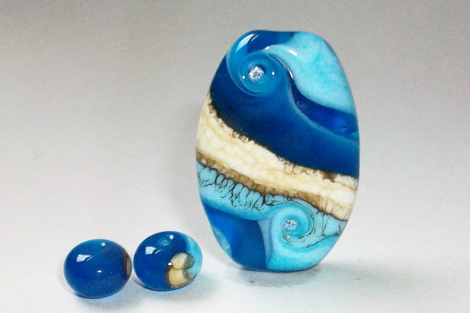 Sparkle in the Waves - Lampwork Focal by Sun Daisy Glass
