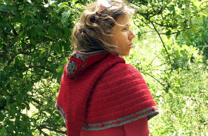 Long goblin pixie hood capelet with granny squares and bobble edging - PDF crochet pattern - Jehanne capelet - Chaperon with Liripipe