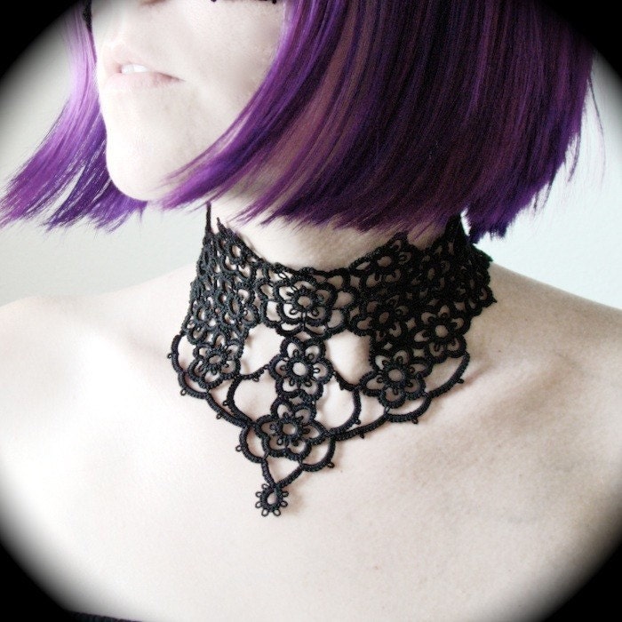 Tatted Lace Choker Collar Necklace - Grand Victorian Daisy Three