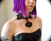Tatted Choker Necklace With Pendant - Italia
