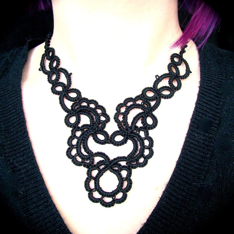 Tatted Lace Necklace - Trailing Scrolls