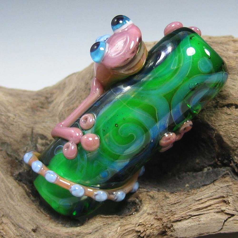 SALE: Adorable Lampwork Purply Plum Lizard on Green Barrel Focal Bead by Starlight Designs