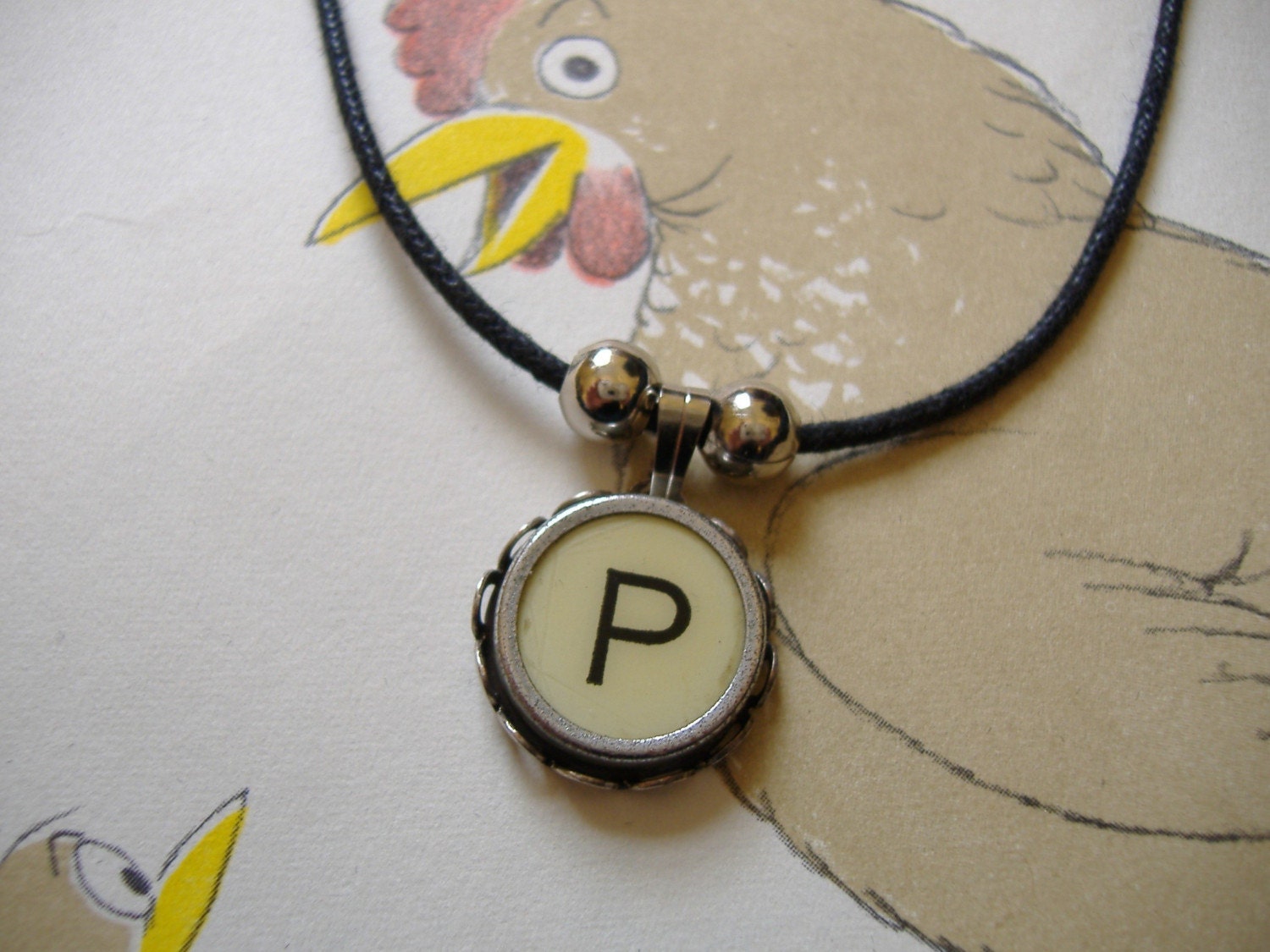P INITIAL VINTAGE TYPEWRITER KEY NECKLACE RETRO FUN