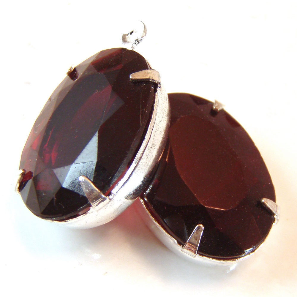 Dark Garnet, Red, Vintage Rhinestone, Oval, Silver Plated Settings, 18mm, 13mm, Steampunk, Glass, Jewel, One Pair, Worldwide Shipping