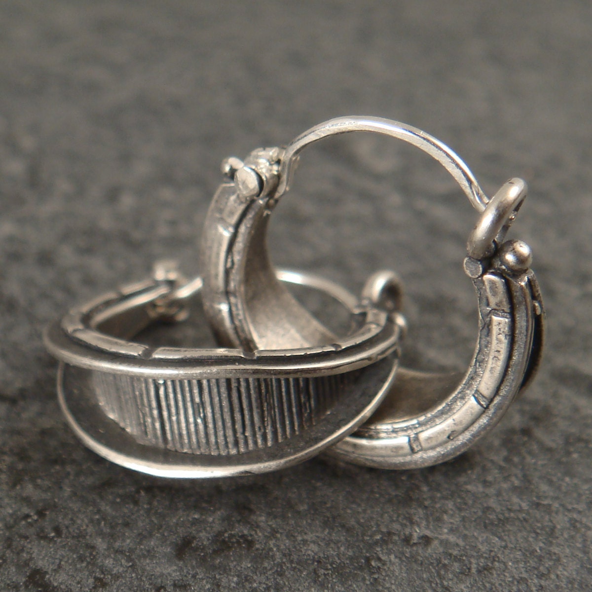 Double-Ribbed Hoops