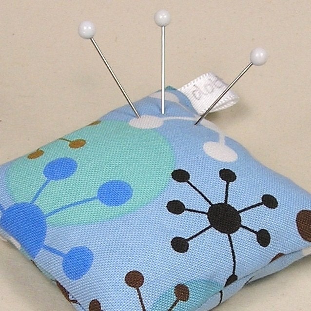 Emery Pincushion / Pin Cushion -  Keeps Pins Sharp - Retro Print Blue