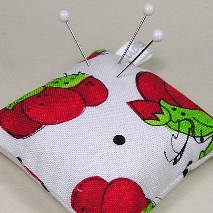 Emery Pincushion - Keeps Pins Sharp - Tomatoes and Strawberries