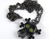 toxic, LORiOLA lampwork glass skull and crossbones