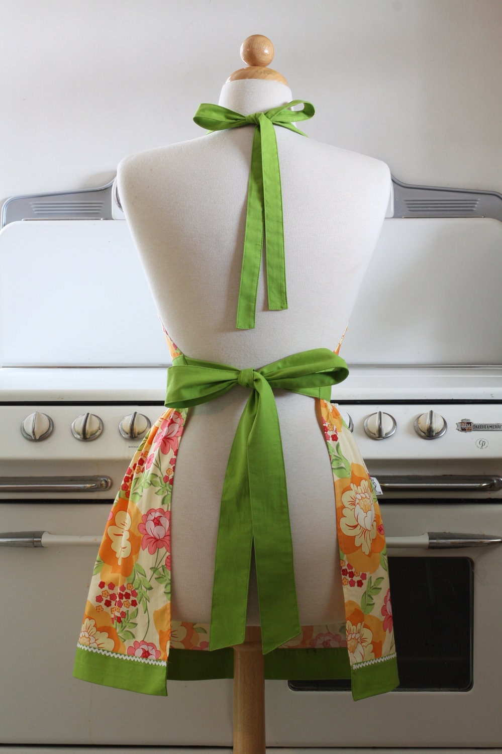 Retro Apron Floral Bouquet on Yellow - CHLOE