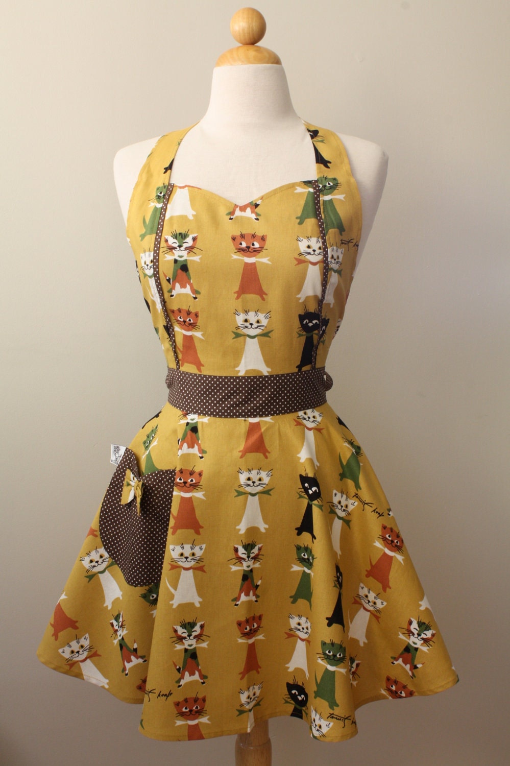 Apron Retro Style Sweetheart Neckline Funny Retro Cats Full Apron MAGGIE