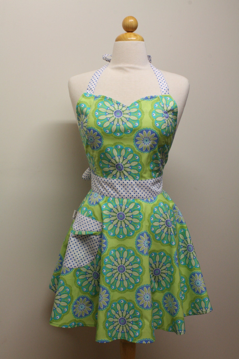 Apron Retro Style Fresh Pop Flowers Full Apron BELLA Vintage Inspired