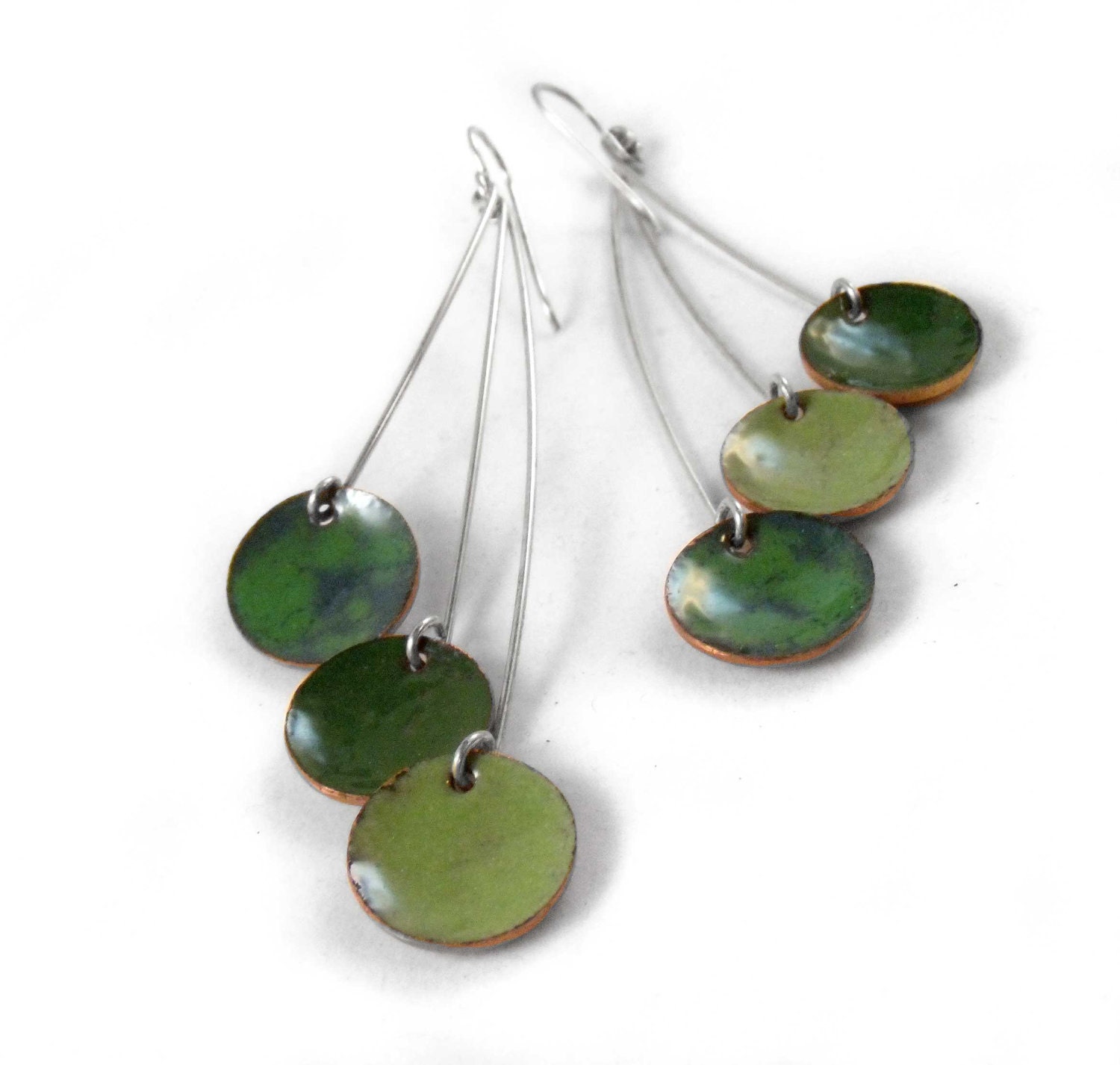 emerald isle pendula enamel earrings / spring, meadow, grass green