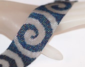 Opposites Attract ... Peyote Bracelet . Beadwoven Cuff . Matte Purple . Blue . Shiny Crystal .  Swirly . Contrasting Colors . Elegant