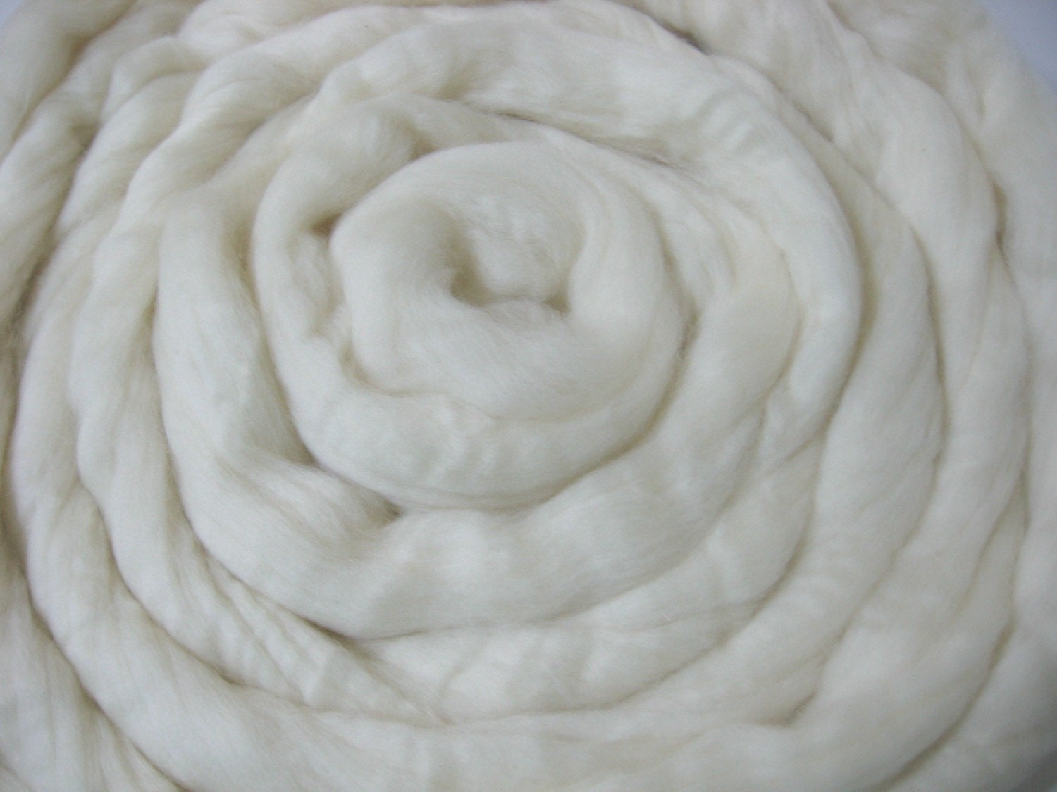 Merino Wool Roving - Undyed & Natural  - 4 ounces - Free Domestic Shipping