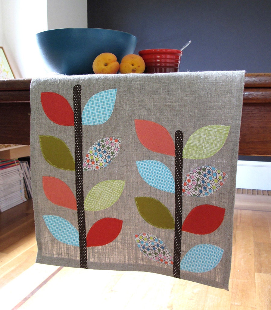 Summer Vine Table Runner, 14 x 78, Linen