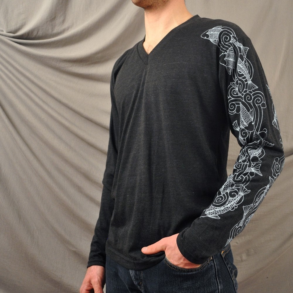 Tattoo sleeve Vneck
