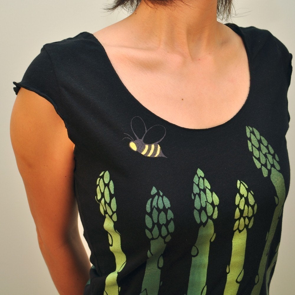 Asparagus with Bee at Night Black Scoop S and XL