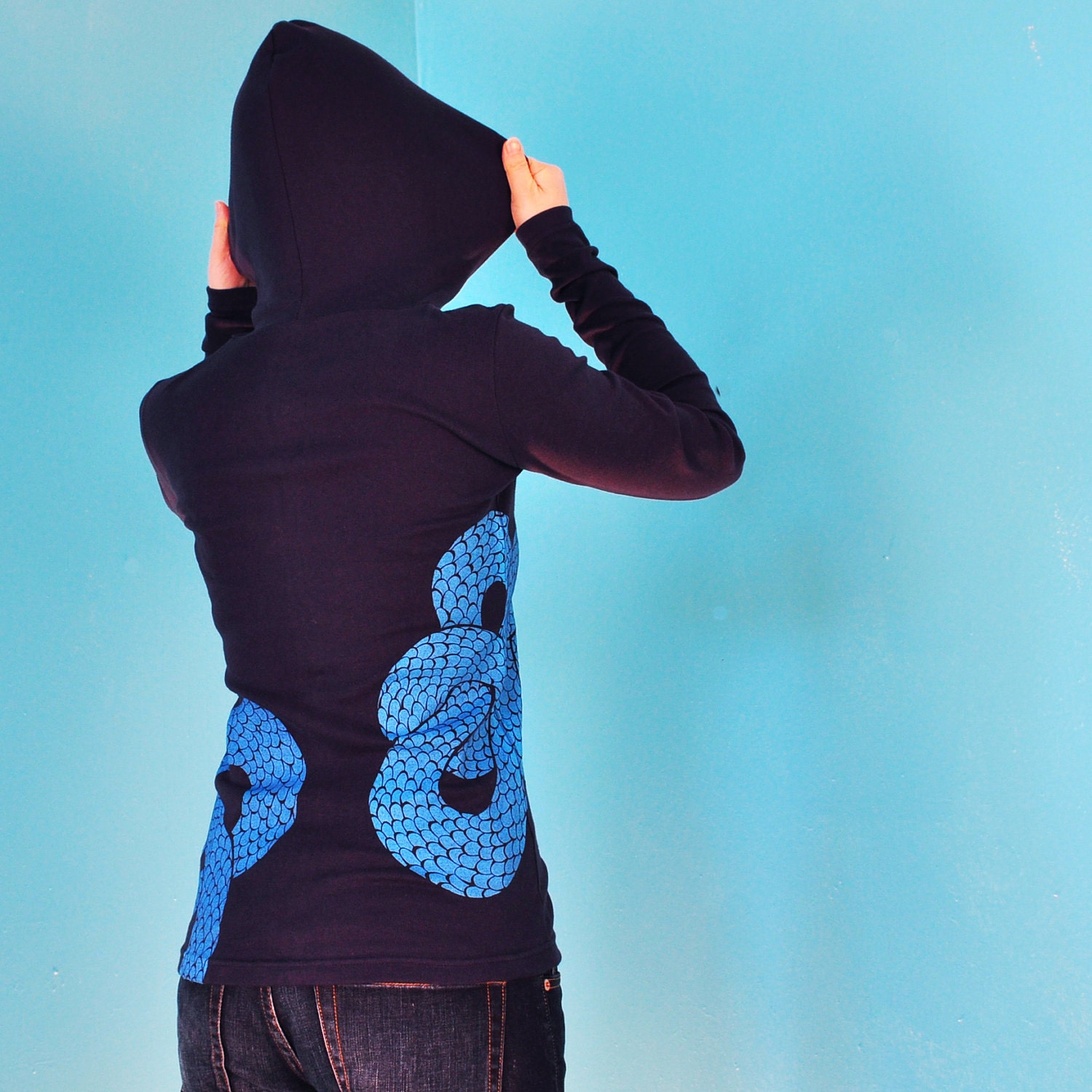 cYaN infinity snake HOODIE