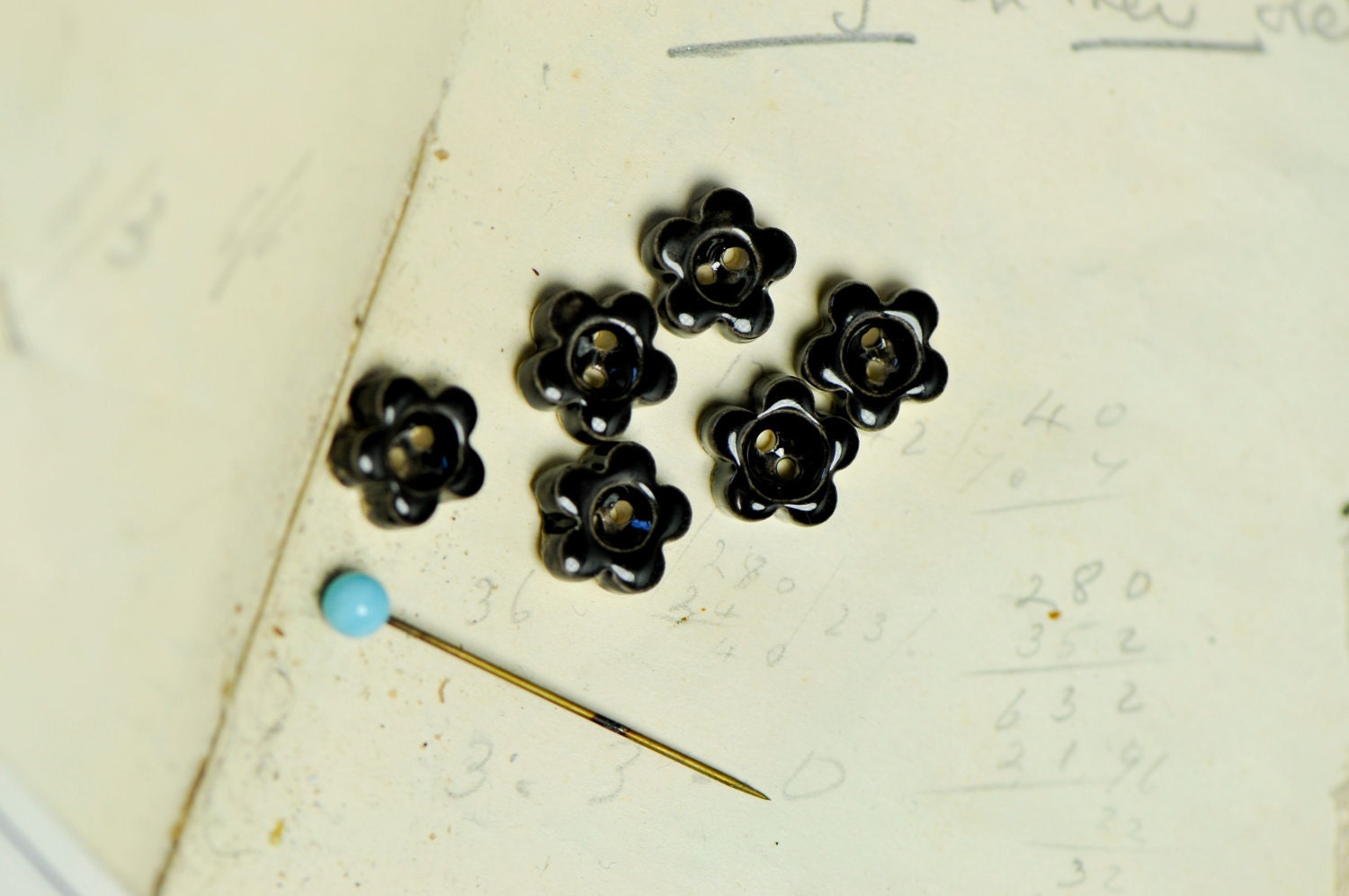 new flower buttons....sew on buttons