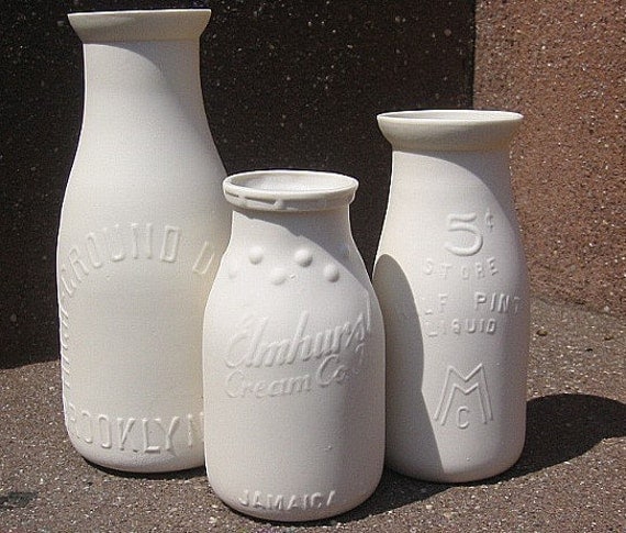 NYC themed porcelain milk bottle vase set