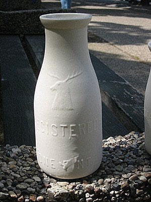 NYC themed porcelain milk bottle vase set