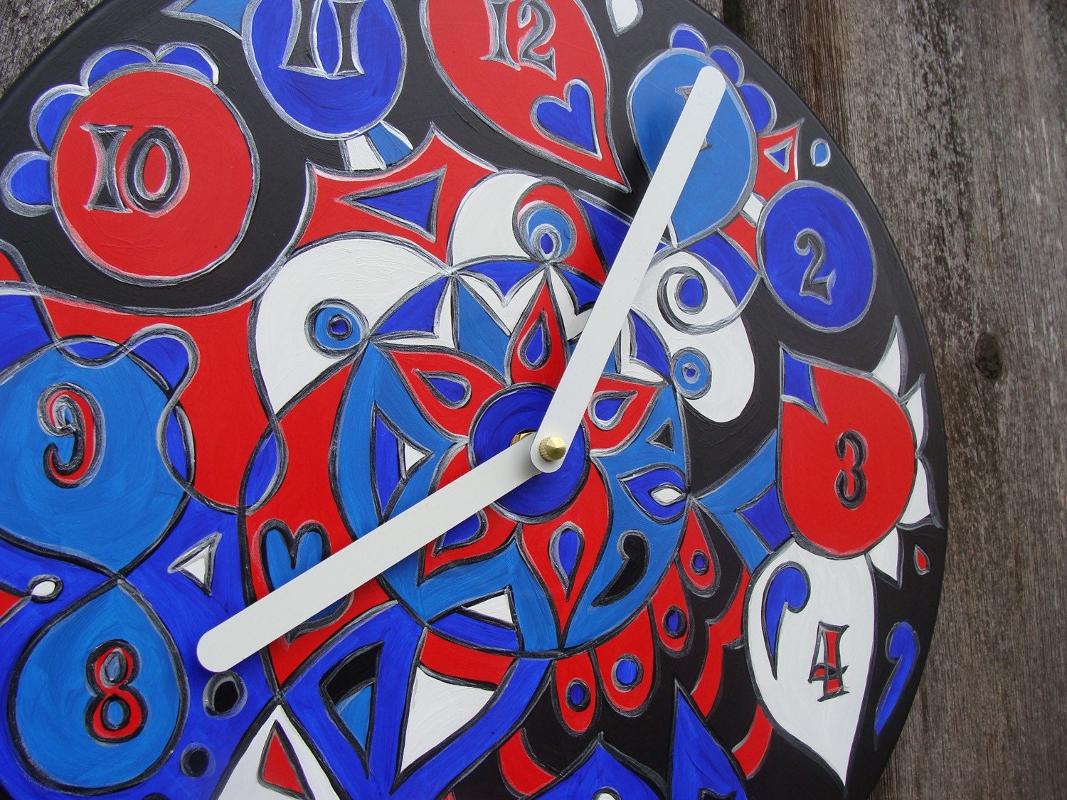 Queen of Hearts Mandala Record Clock