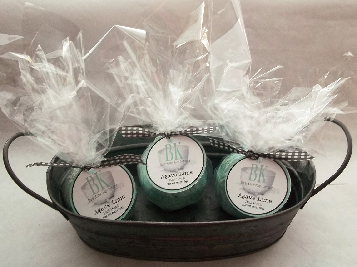BATH BOMB BLOWOUT 6 bath fizzies... Black Kettle