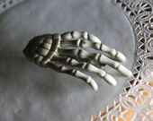 Single Skeleton Hand Creepy Hair Barrette Clip