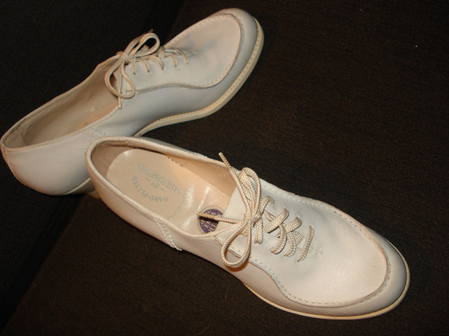 INCREDIBLE VINTAGE ENNA JETTICK WHITE LEATHER by