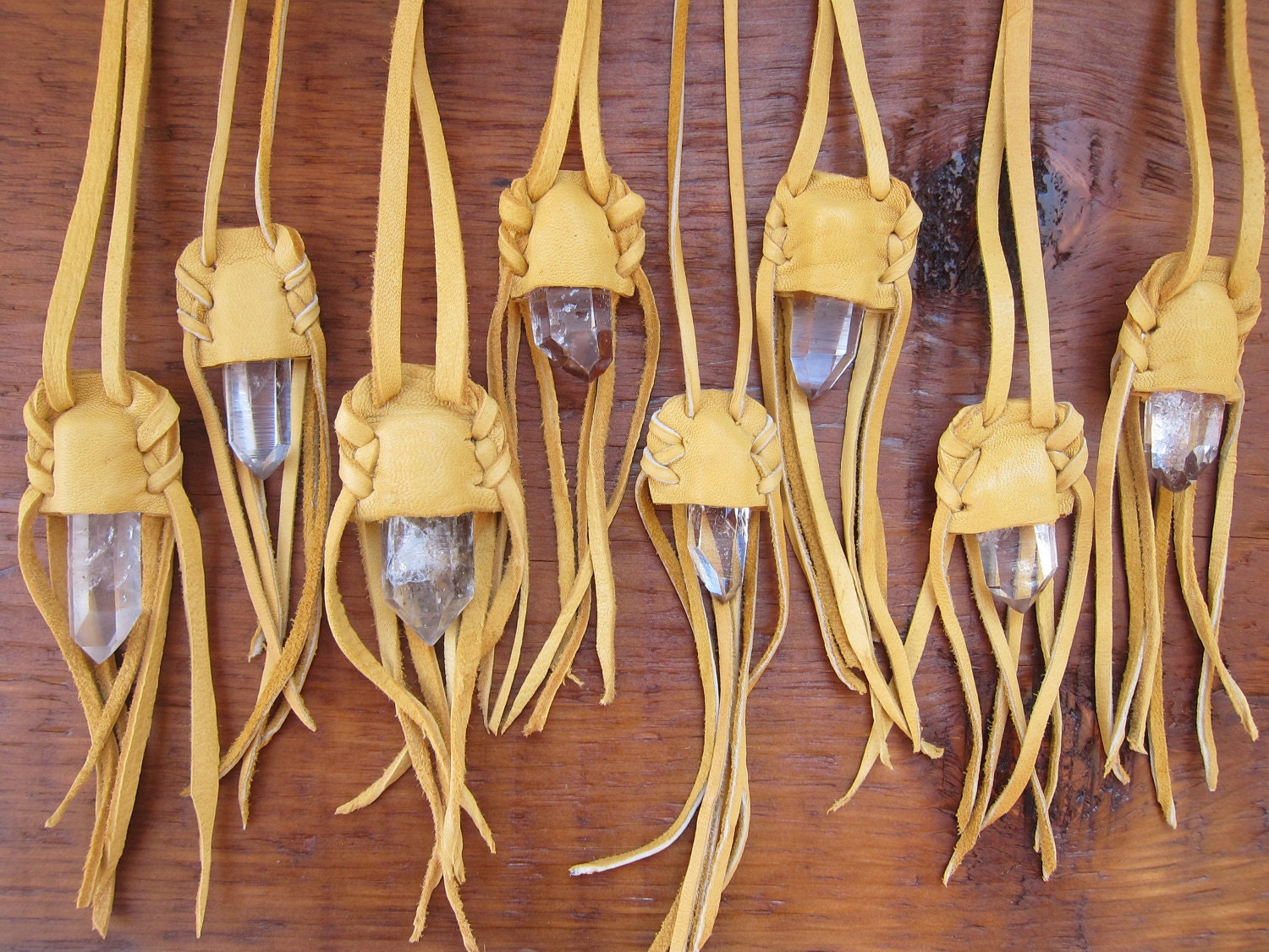 Crystal grounding Necklace set in leather